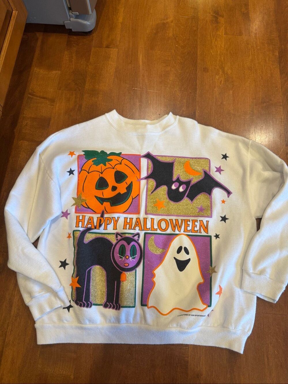 White Halloween Graphic Crewneck Sweatshirt